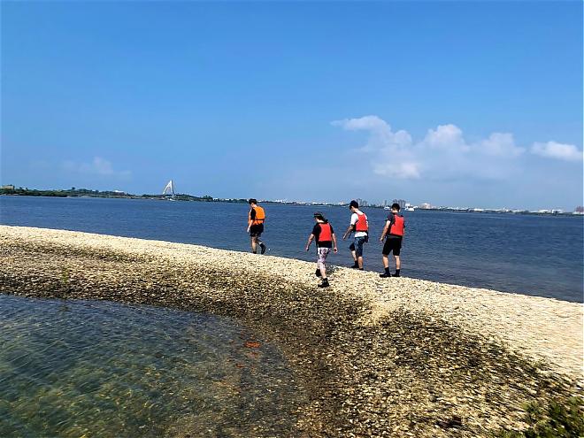 屏東大鵬灣SUP探索蚵殼島｜登陸迷你人工島嶼
