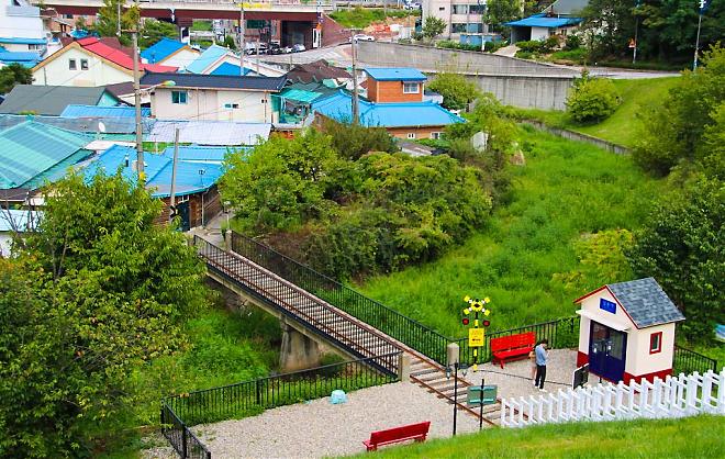 (首爾出發)宇宙星光花園+新景點壁畫村+湖水公園一日遊