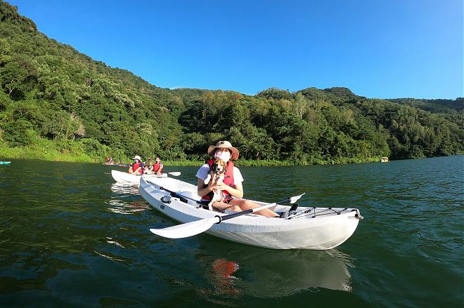 花蓮鯉魚潭SUP／獨木舟體驗｜划向絕美鏡射湖景