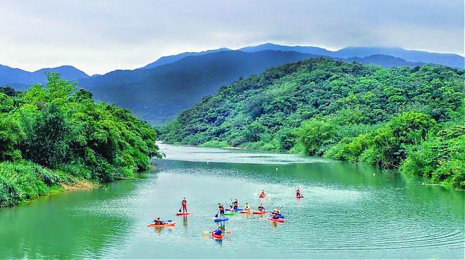 新北福隆SUP立槳輕鬆划｜漂流雙溪河．幸運追火車合照