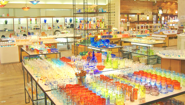 沖繩經典南部一日遊｜琉球村文化．知念岬．Outlet（那霸出發）