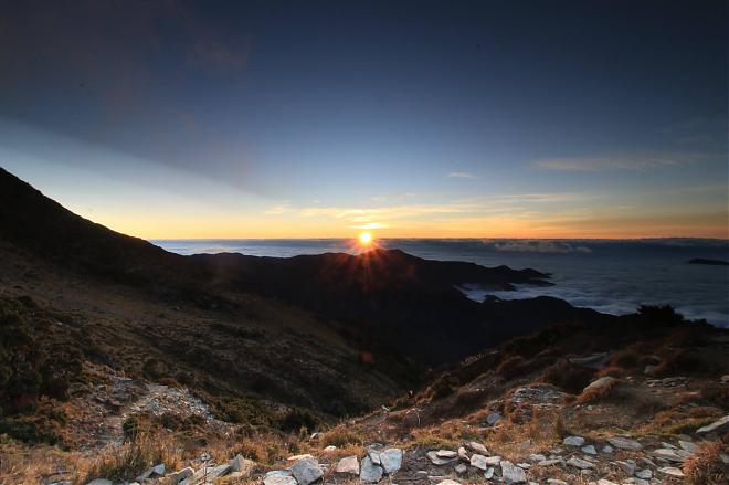 台東嘉明湖3天2夜登山團｜含山屋申請｜發現天使的眼淚