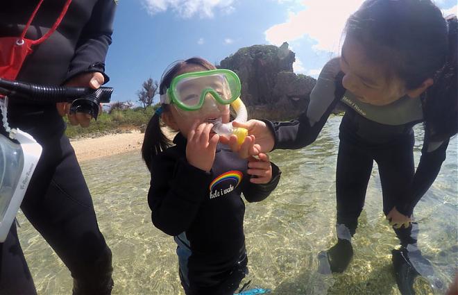 沖繩恩納村親子浮潛體驗（2歲以上可參加）