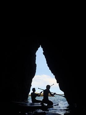 高雄旗津SUP立槳體驗．探索海蝕洞秘境
