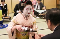 與舞妓共餐．京都傳統用餐體驗（中文翻譯同行）
