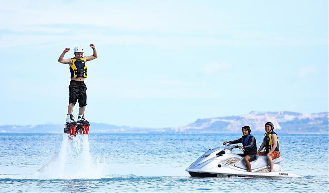 沖繩水上鋼鐵人Flyboard×今夏最刺激沖天體驗