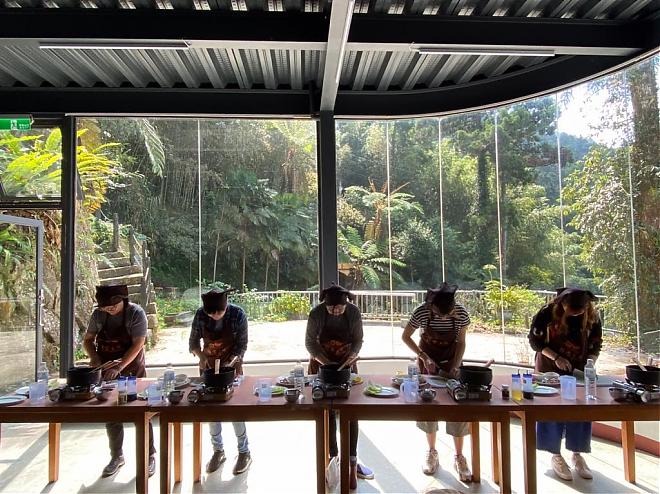 農村廚房｜嘉義阿里山龍雲農場×茶香雲繞的山居料理
