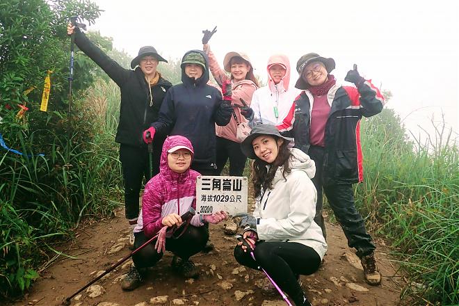 宜蘭抹茶山．聖母山莊步道二日｜夜宿山莊追曙光