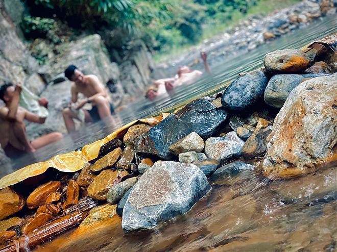 宜蘭芃芃野溪溫泉 泰雅獵人體驗 野炊烤肉 文化體驗 tripbaa趣吧