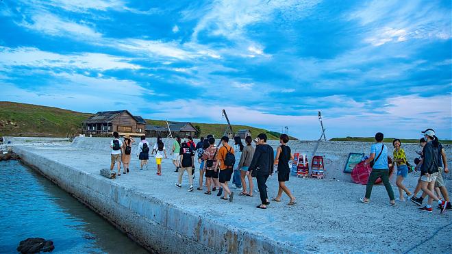 澎湖北海秘境＆跨海夕陽之旅｜贈送夜釣小管或賞花火節