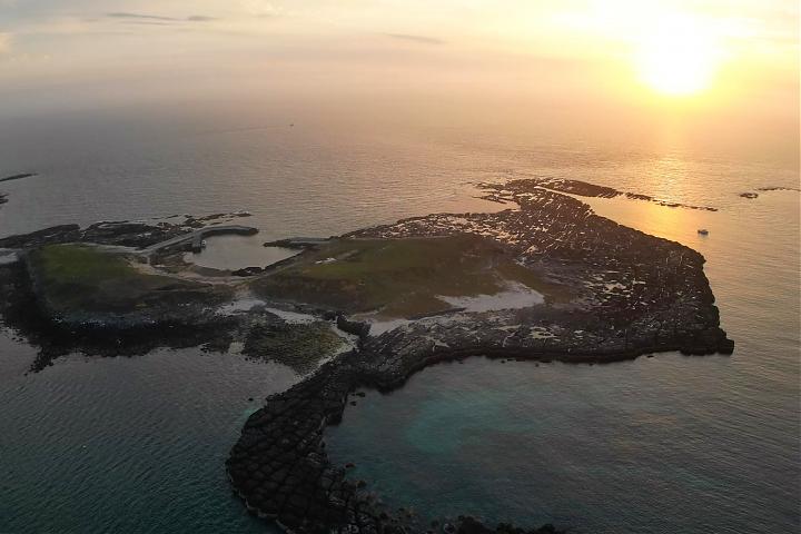 澎湖北海秘境＆跨海夕陽之旅｜贈送夜釣小管或賞花火節