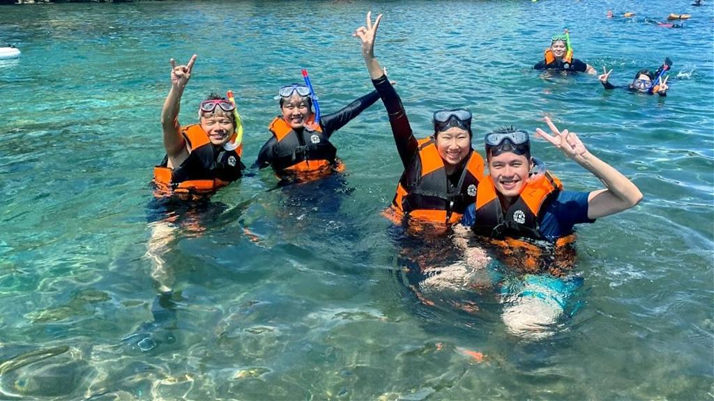 基隆潮境公園浮潛體驗｜夏季玩水囉！找可愛熱帶魚