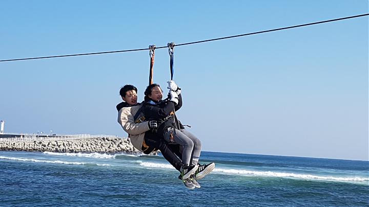 四季江陵x鏡浦台x光影體驗x高空腳踏車2日遊(入住烏竹韓屋村/中文服務)