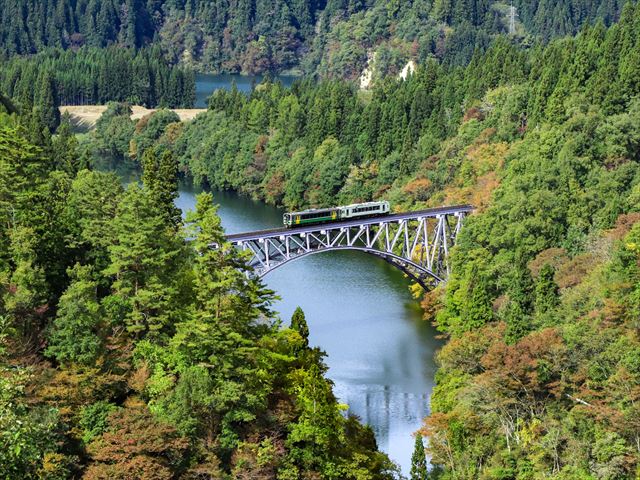 日本東北山形/福島經典2日遊｜山形米澤.裏磐梯五色沼.檜原湖.大內宿.只見線.會津(入住溫泉區/仙台出發)