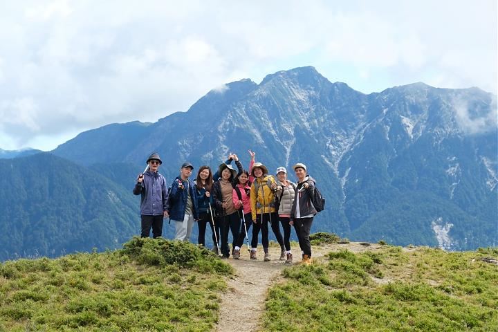 合歡山百岳登山＆星空露營團｜免備露營裝備．野外私廚
