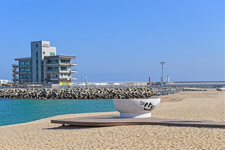 韓國江陵x東海2日遊｜BTS公車站、注文津海邊
