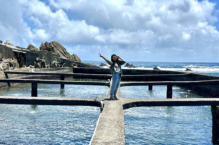 東北角漁村旬味小旅行｜餵九孔鮮體驗、海風單車騎行