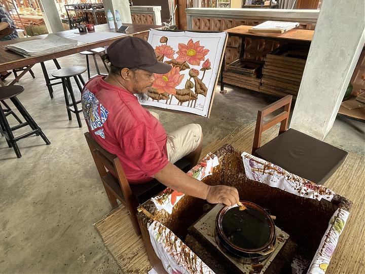 【工藝】峇里島五感創作一日遊｜手繪蠟染、植物精油手作