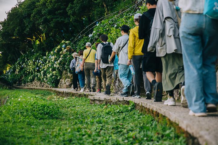 探訪陽明山珍奇「藍綠寶石」｜藍寶石泉x綠寶湖田一日遊